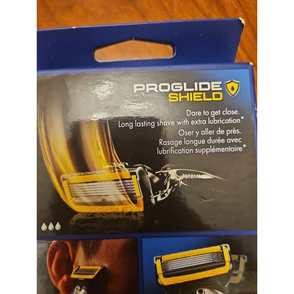 Gillette ProGlide Shield Men 5-Blade Razor (1 Handle & 2 Cartridges)